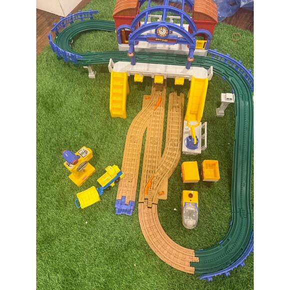 Fisher-Price GeoTrax Rail & Road System Grand Central Station Train Set L3133 - Picture 1 of 8
